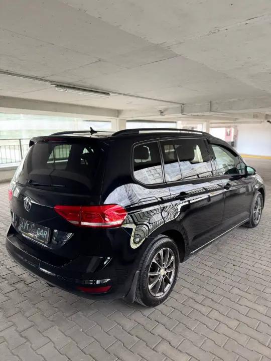 VOLKSWAGEN TOURAN-