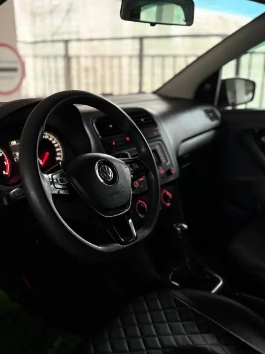 Volkswagen Polo Sedan
