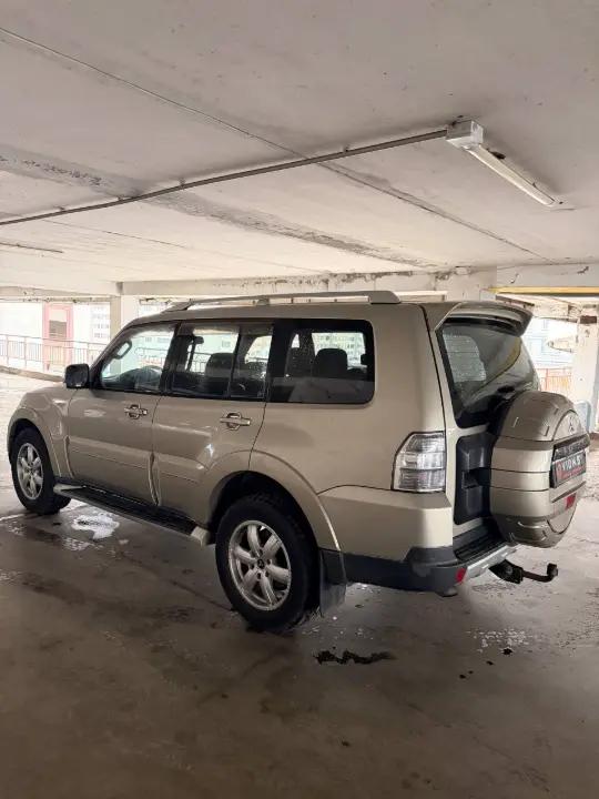 MITSUBISHI PAJERO
