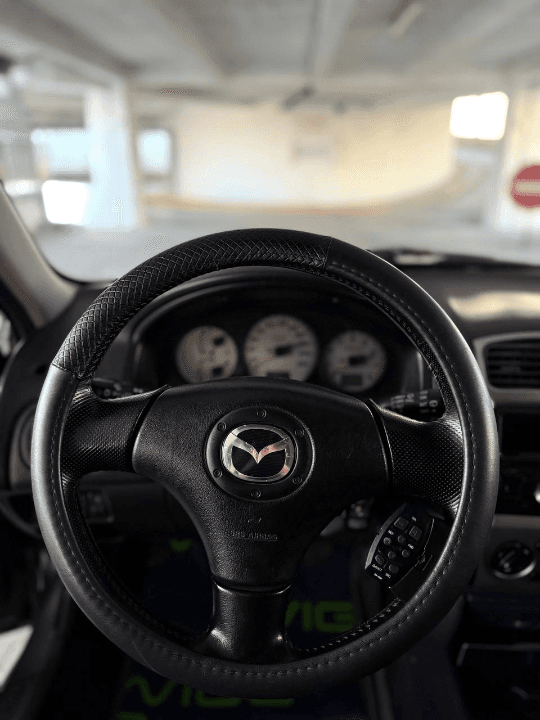 MAZDA 323F