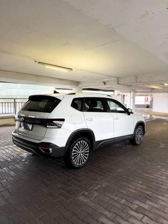 VOLKSWAGEN TAOS