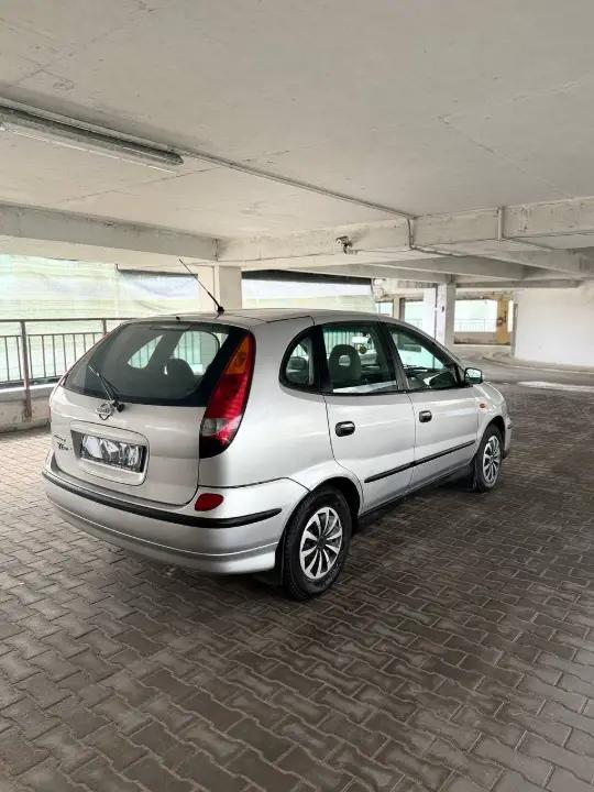 Nissan Almera Tino