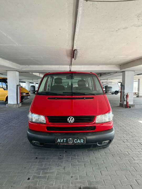 VOLKSWAGEN CARAVELLE