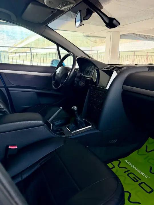 PEUGEOT 407