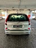 Nissan Almera Tino