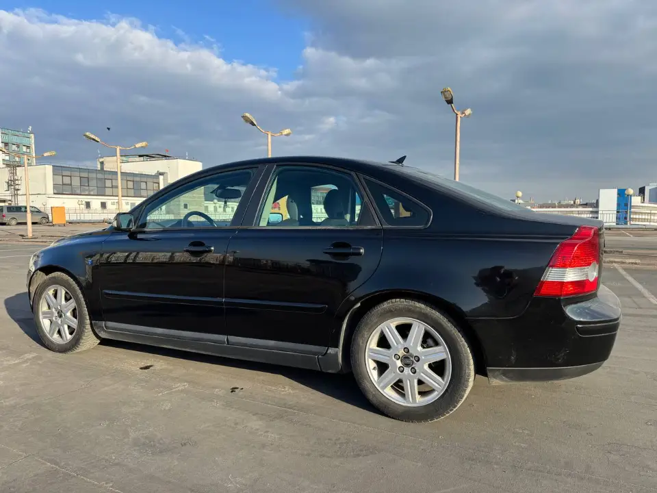 VOLVO S40