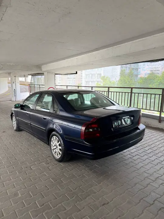 Volvo S80 