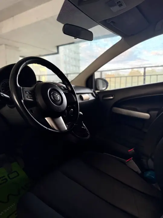 Mazda 2, фотография 11