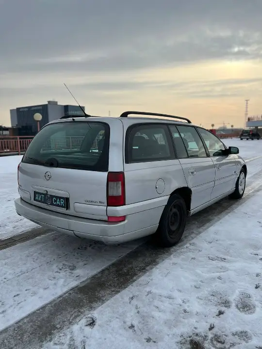 Opel omega