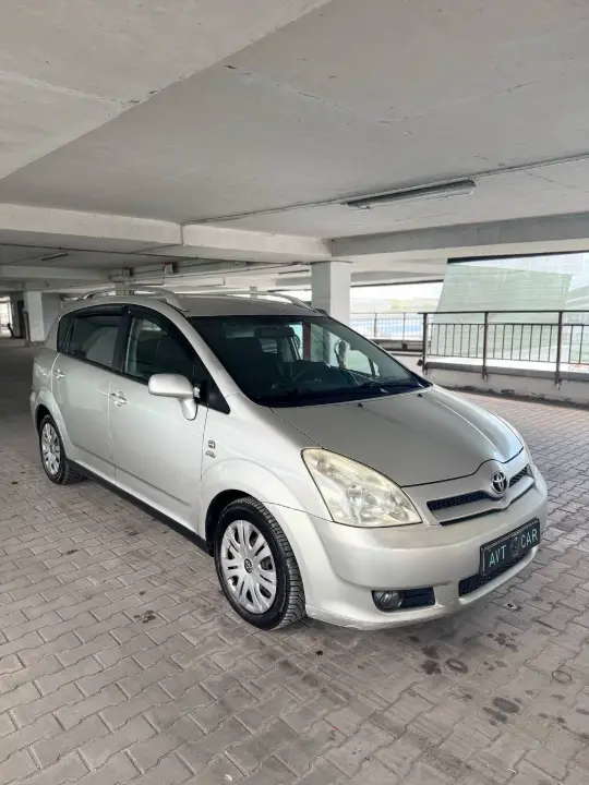 Toyota Corolla Verso, фотография 2
