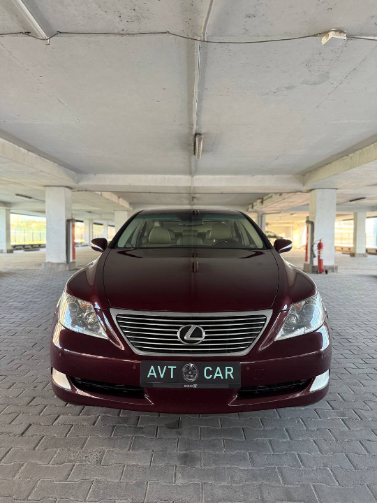 Lexus LS