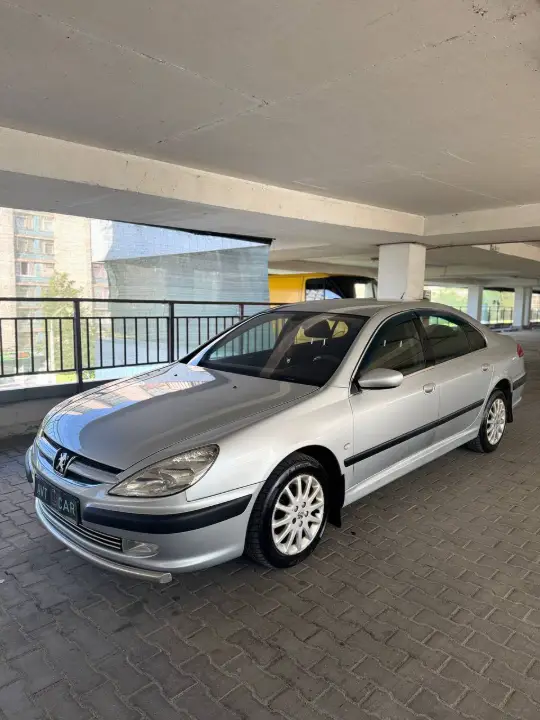 Peugeot 607