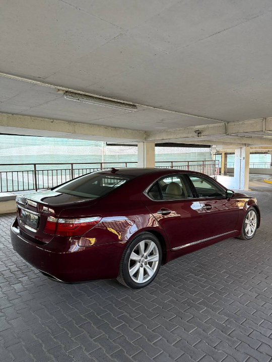 Lexus LS