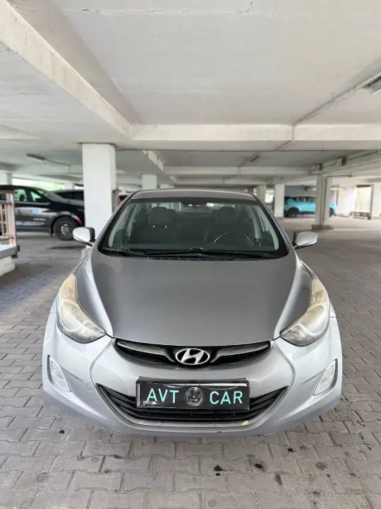 Hyundai Elantra, фотография 1