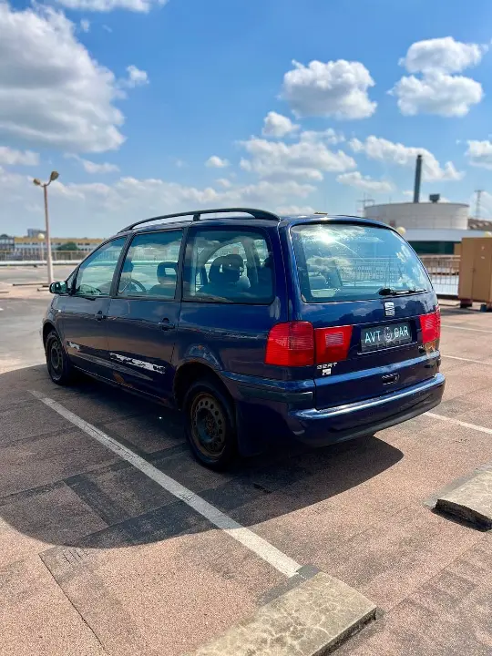 Seat Alhambra.