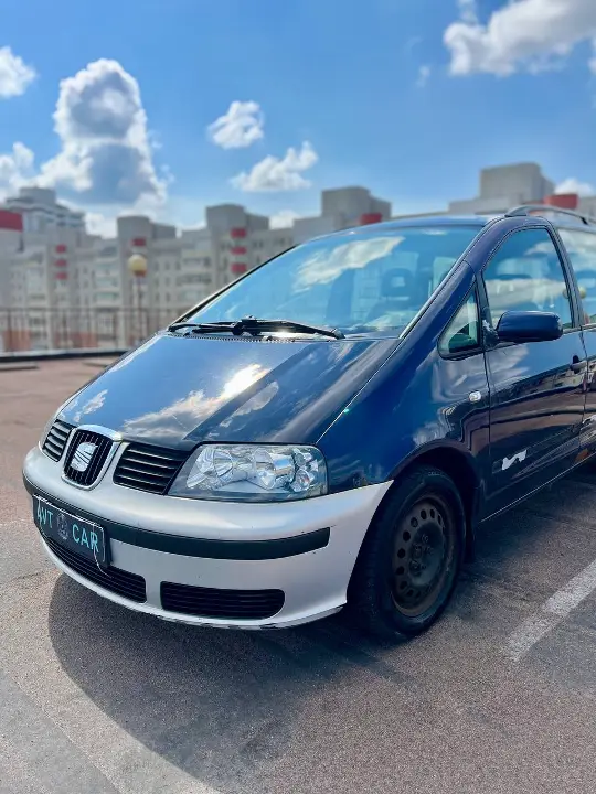 Seat Alhambra.