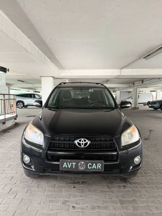 Toyota RAV4, фотография 1