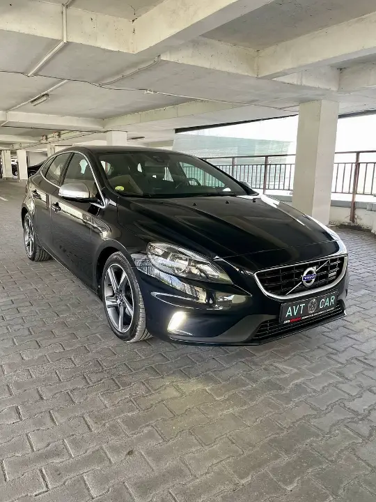 Volvo v40
