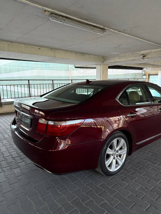 Lexus LS