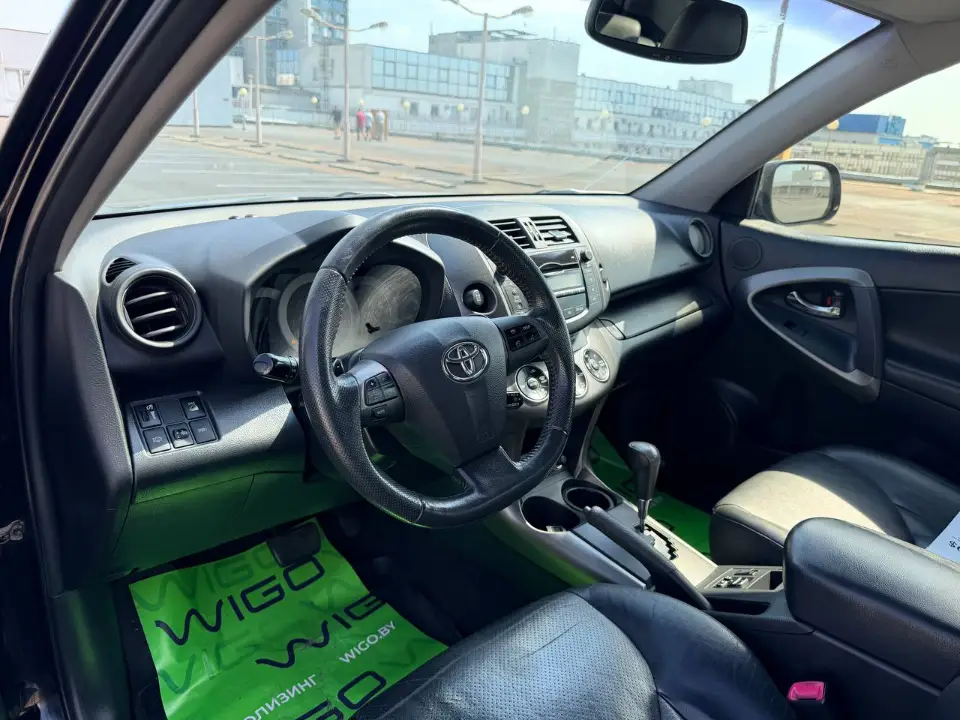 Toyota RAV4, фотография 8