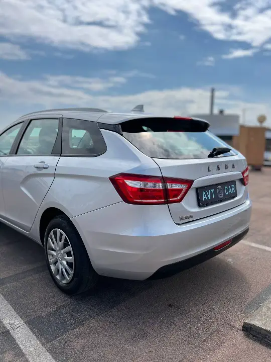 Lada Vesta.