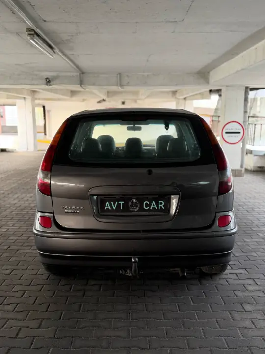 Nissan Almera Tino, фотография 6