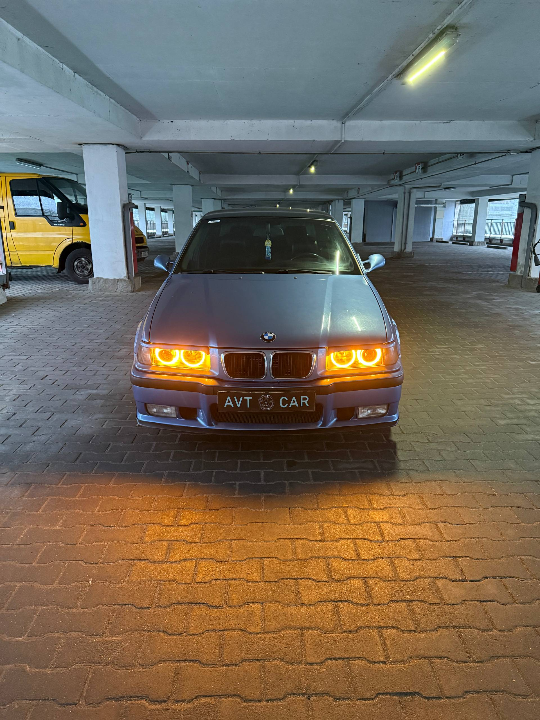 BMW 320I
