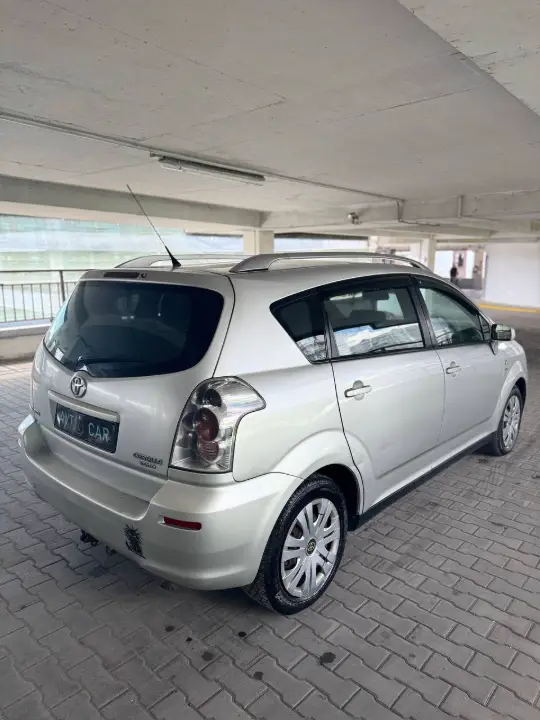 Toyota Corolla Verso, фотография 9
