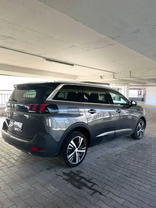 Peugeot 5008, фотография 8