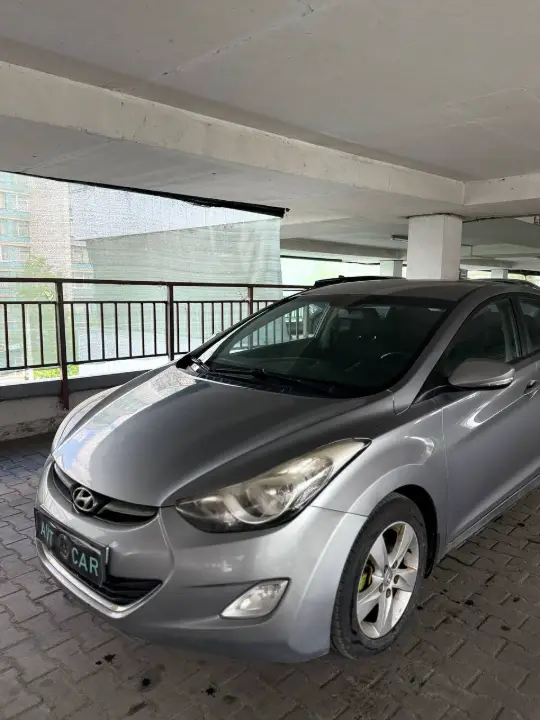 Hyundai Elantra, фотография 3