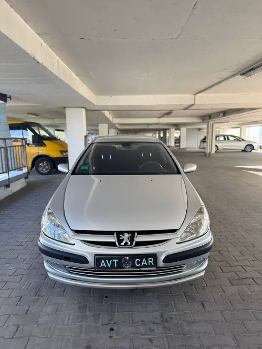 Peugeot 607