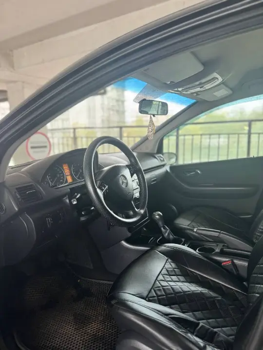 Mercedes-Benz A 170 E