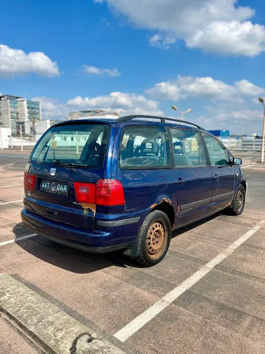 Seat Alhambra.
