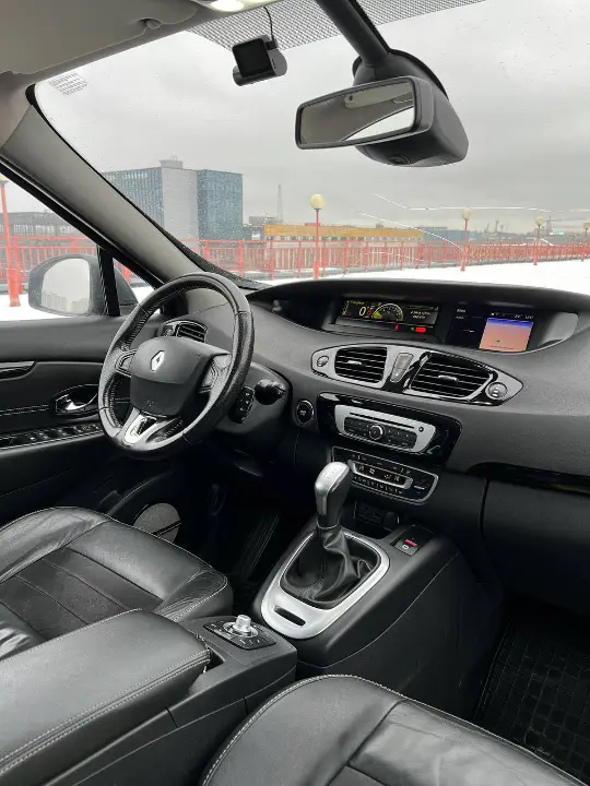 RENAULT MEGANE SCENIC