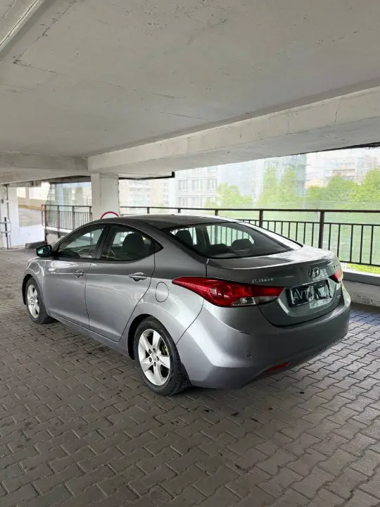 Hyundai Elantra, фотография 4