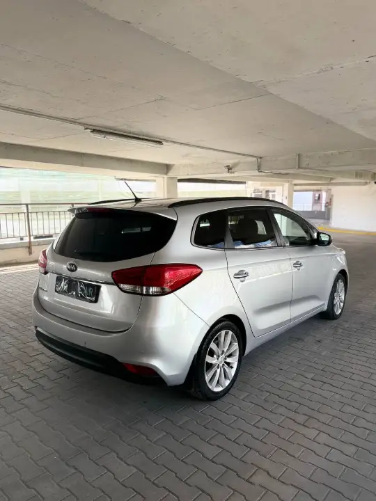 Kia Carens, фотография 8
