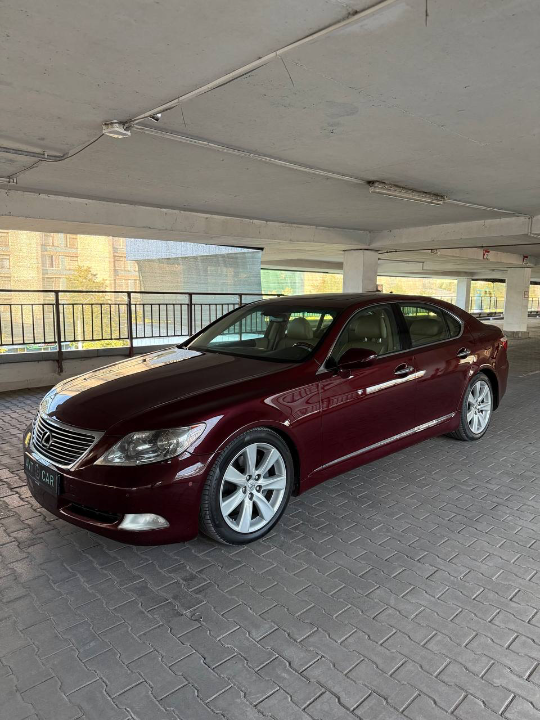 Lexus LS
