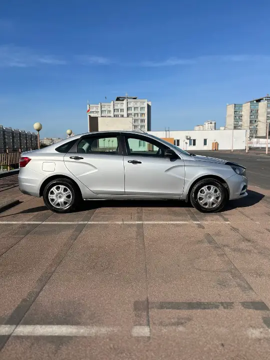 Lada Vesta GFL110
