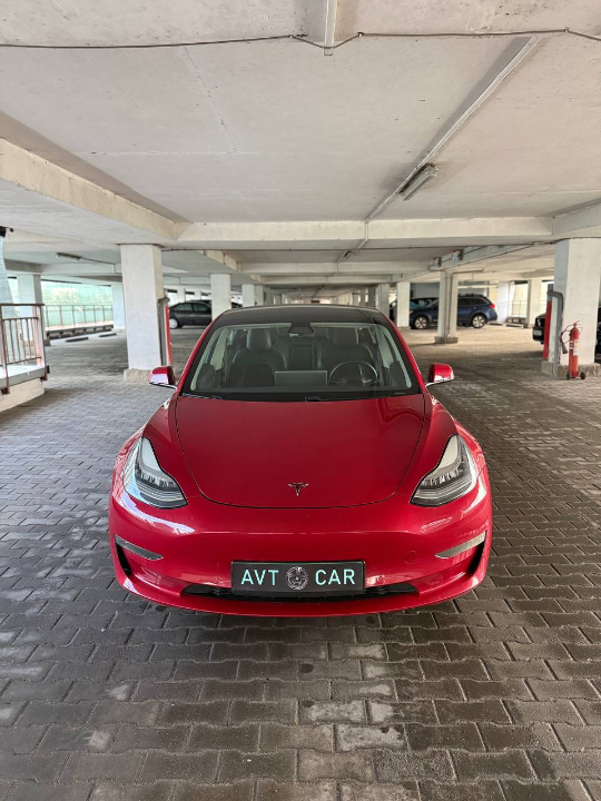 Tesla Model 3, фотография 1