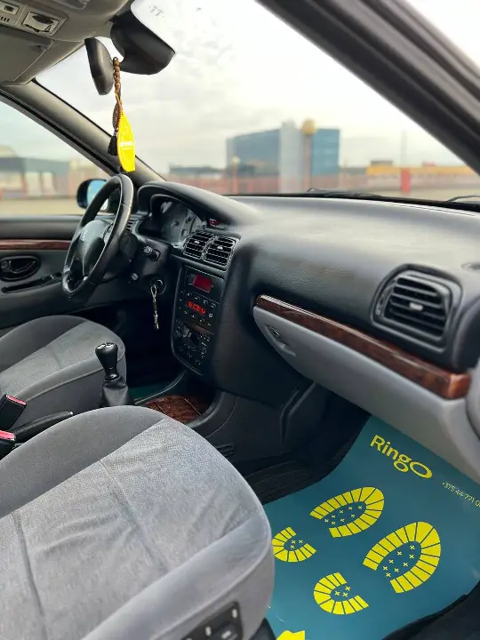 Peugeot 406
