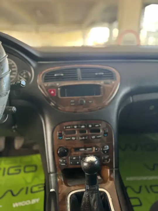 Peugeot 607