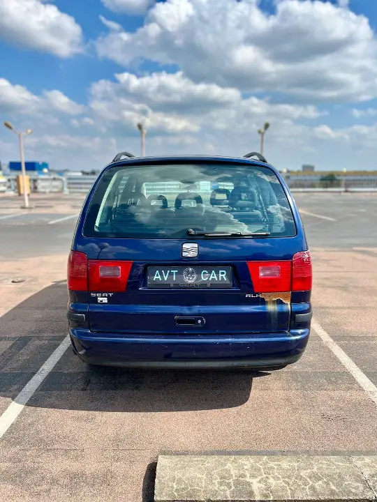 Seat Alhambra.