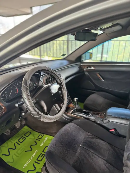 Peugeot 607