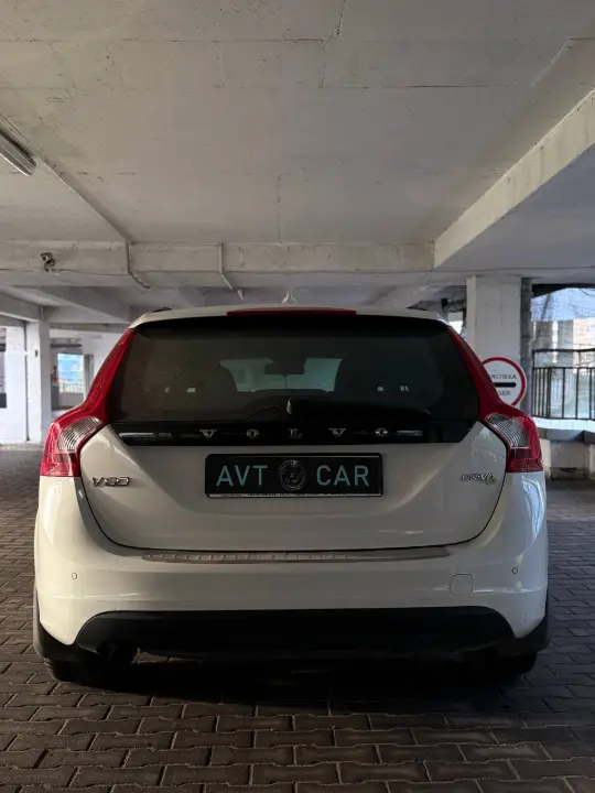 Volvo V60, фотография 6