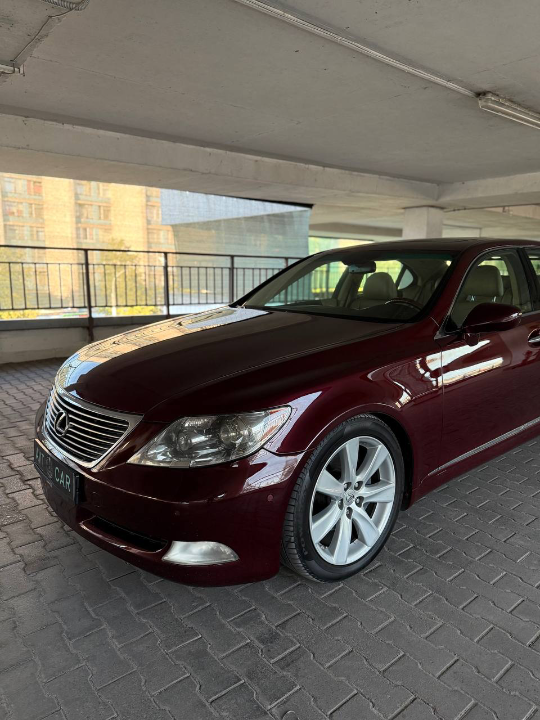 Lexus LS