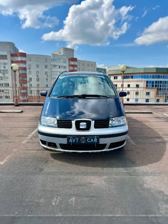 Seat Alhambra.