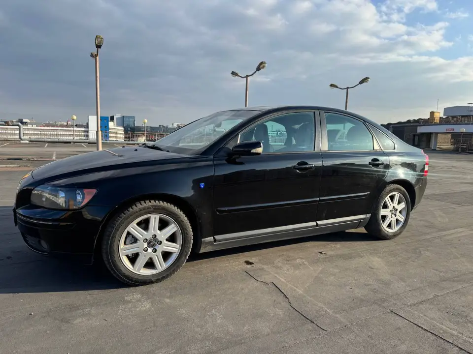 VOLVO S40