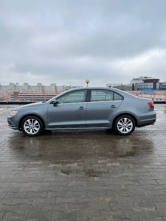 VOLKSWAGEN JETTA