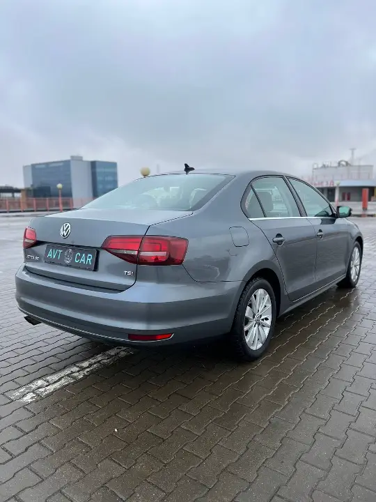 VOLKSWAGEN JETTA