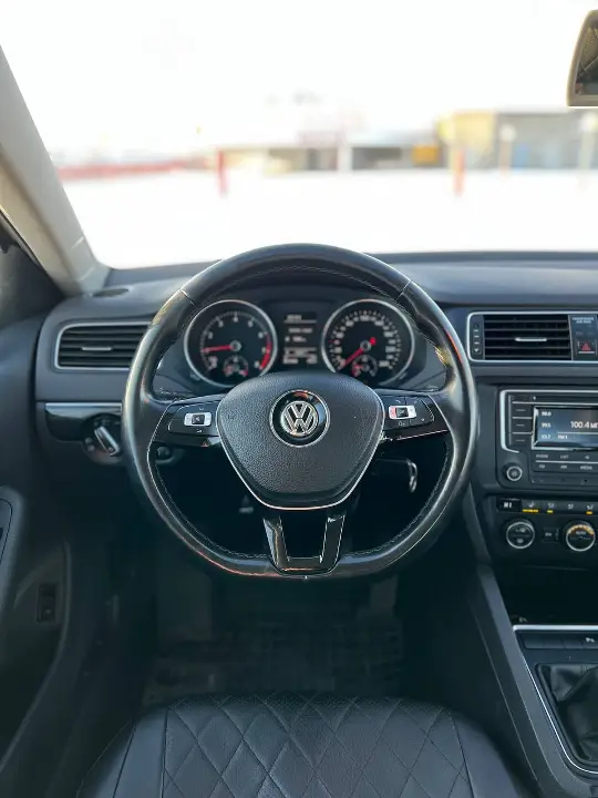 VOLKSWAGEN JETTA
